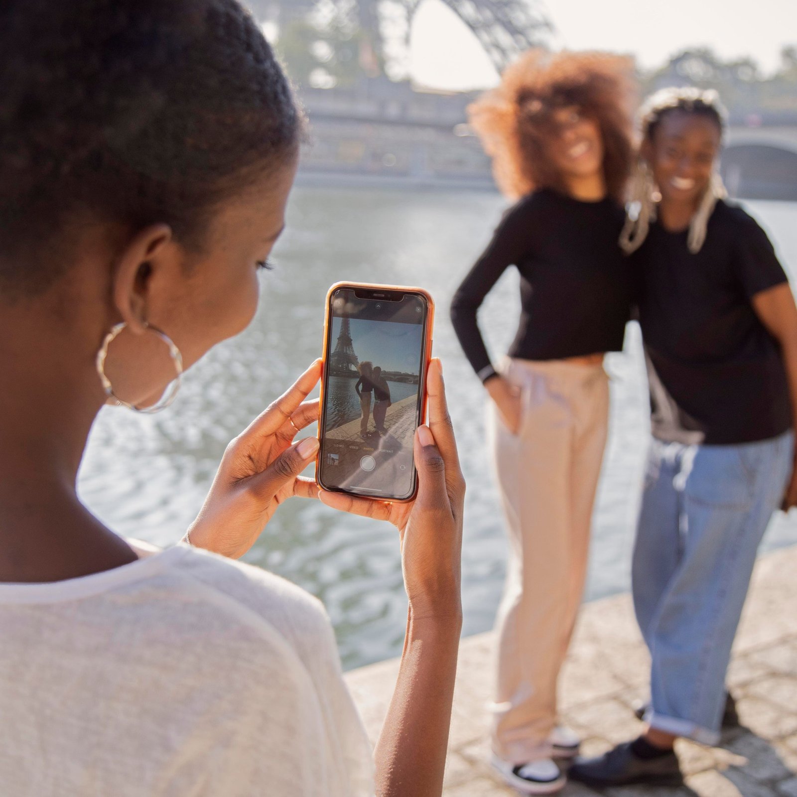 Tourifique vs Airbnb & Viator